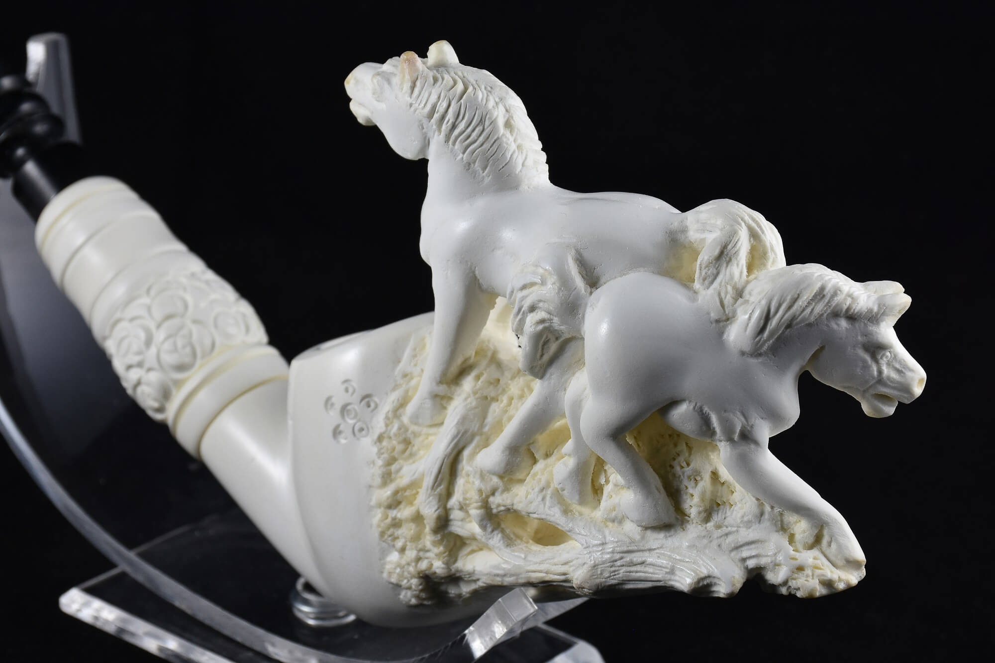 artwork-horses-pipe